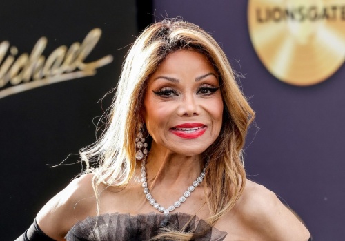 Zachwycająca La Toya Jackson na premierze filmu. Trudno uwierzyć w jej wiek