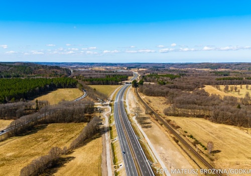 Co najmniej 140 km nowych dróg do wakacji. Gdzie pojedziemy?