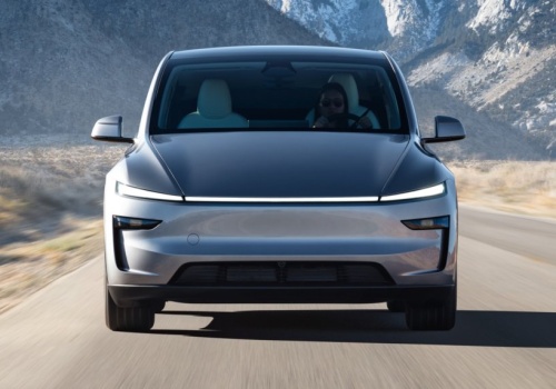 Tesla Model Y najpopularniejszym autem w Europie w marcu, ale Clio utrzymuje prowadzenie po I kwartale 2026 r.