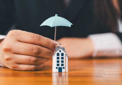 Jak działa wypłata odszkodowania po zalaniu mieszkania?