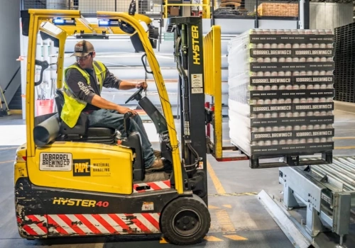 Rola precyzyjnych systemów transportu w optymalizacji procesów przemysłowych