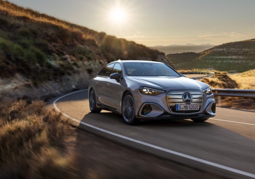 Elektryczny Mercedes klasy C oficjalnie zaprezentowany. Ten model robi wrażenie!