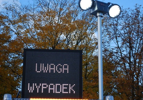 Groźny wypadek w Rzeszowie. Autobus MPK, osobówka i hulajnoga zderzyły się na skrzyżowaniu