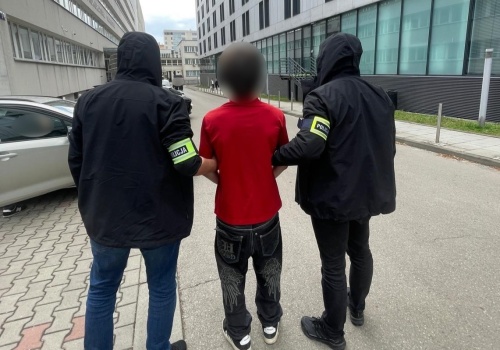 Policja błyskawicznie zatrzymała 18-latka za graffiti na zabytkach. Grozi mu 8 lat więzienia