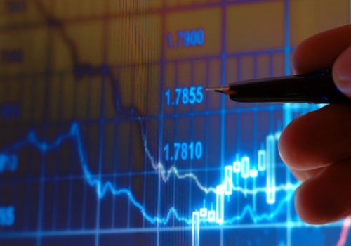 Raport CFTC: spekulanci rotują z dolara do euro, presja na „loonie” i jena nie słabnie