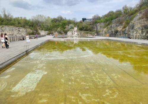 Ruszają prace na Zakrzówku. Czyszczenie niecek i ograniczenia na pomostach