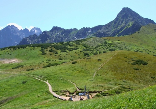 Wyjątkowe miejsce w Tatrach Bielskich. Jaki szlak na Przełęcz pod Kopą?