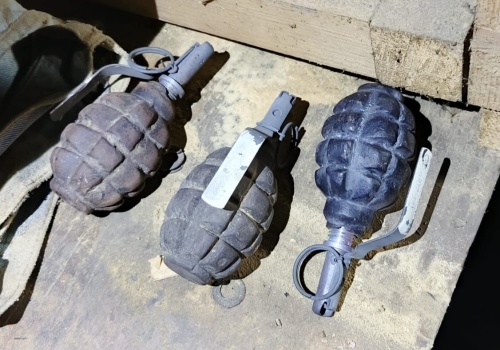 Trzy granaty w piwnicy. Ewakuacja mieszkańców i saperzy w akcji