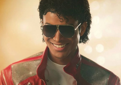 Michael – recenzja filmu. Niegodne króla popu