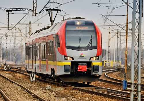 Duże utrudnienia w kursowaniu pociągów w Łodzi. Doszło do potrącenia