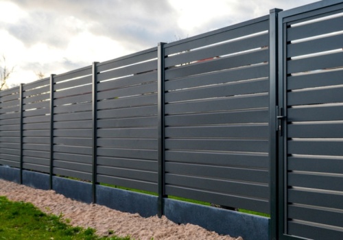 Wchodzi podatek od ogrodzenia. Kto zapłaci, a kto jest bezpieczny?