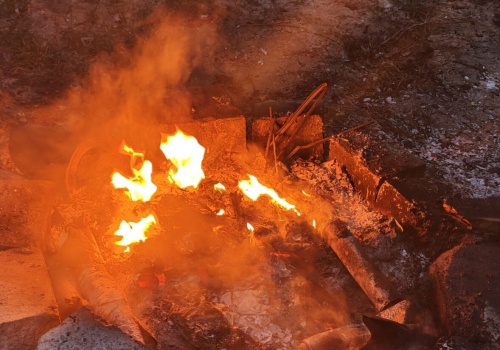Duszący dym nad Szczecinem. Mężczyzna spalał śmieci i puszki po pianie