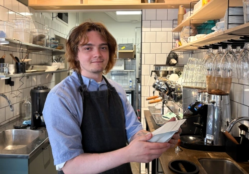 Polak zatrudnił się w firmie, w której jego szefowa nie jest człowiekiem