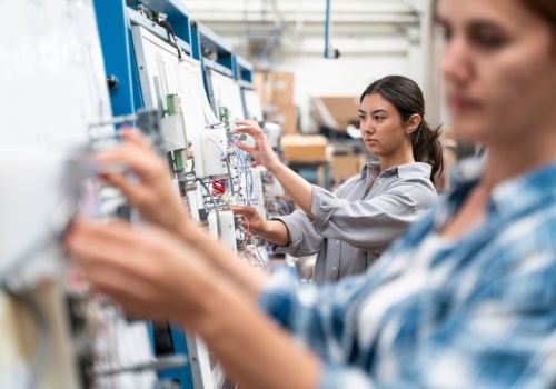 Dlaczego pracownicy odchodzą? Firmy wskazują na jeden błąd