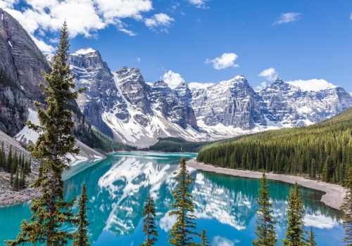 Zobacz przepiękny Park Narodowy Banff🌲🐻⛰️ Loty do Calgary od 2369 PLN ☀️