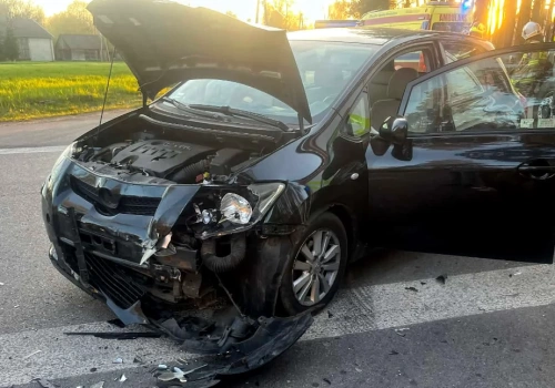 Zderzenie dwóch aut w gminie Kotuń. Trzy osoby poszkodowane