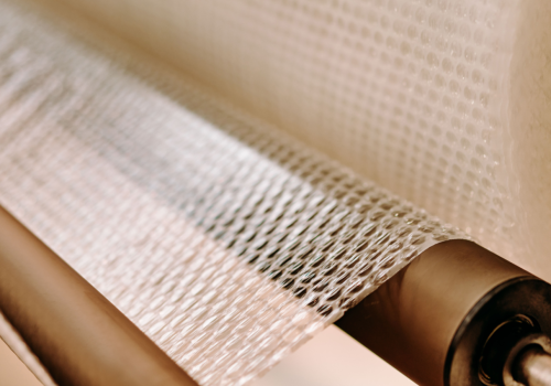 Duży bąbel vs. standardowy – kiedy przepłacasz za „powietrze”, a kiedy realnie oszczędzasz?