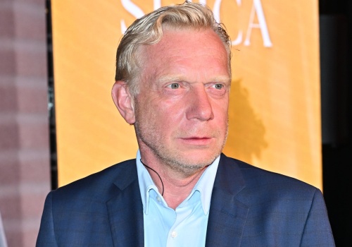 Janiczek rozwodzi się z żoną od niemal czterech lat. Jego gest po rozprawie mówi wiele