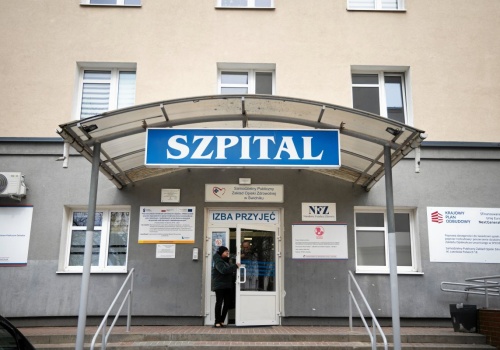 NFZ tnie koszty, a pacjenci czekają. Nawet kilkaset dni oczekiwania na ważne badania