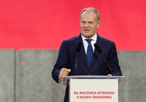 Film z okazji urodzin Tuska. Nagle pojawił się napis. Internauci w szoku