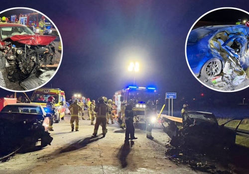 Dramatyczne zderzenie aut pod Bełchatowem. Są ofiary śmiertelne. Trwa walka o życie młodej kobiety