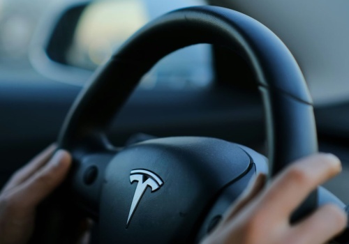 Tesla dowiozła dobre wyniki. Trudna faza rozwoju przed spółką?