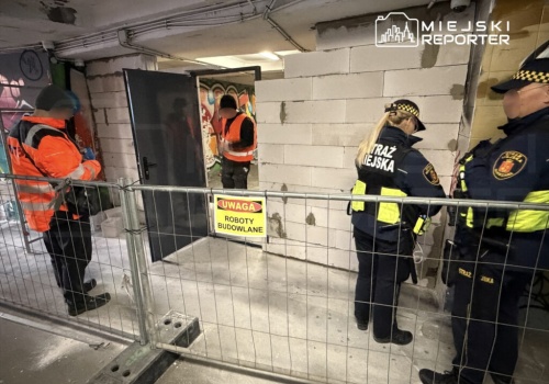 Po wczorajszej akcji służb ruszyło zamurowywanie przejścia pod Targową