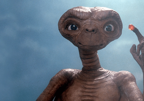 E.T. wrócił do domu… i coś jeszcze? Nowa zapowiedź filmu Dzień objawienia rozpala teorie fanów