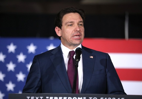 „Biali mężczyźni byli dyskryminowani”. Gubernator Florydy zakazał finansowania DEI