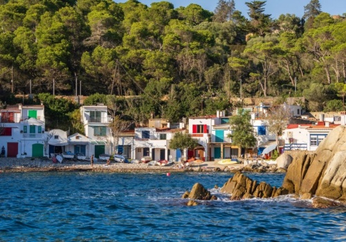 Jak kupić dom w Hiszpanii krok po kroku? Polacy budują tam nową potęgę