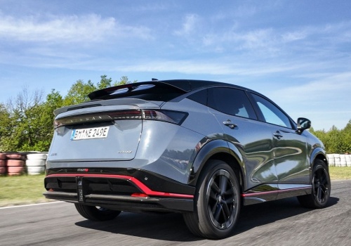 Przyspieszenie 0-100 km/h to mit. Sprawdź, co naprawdę się liczy