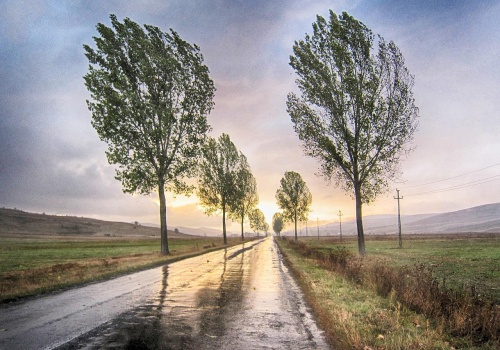 Majówka z deszczem i śniegiem? Prognozy nie zostawiają złudzeń
