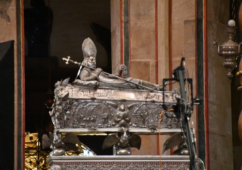 Relikwie św. Wojciecha – co kryją gnieźnieńskie relikwiarze?