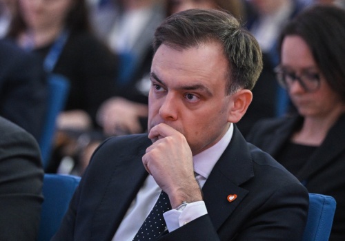 Deficyt fiskalny w Polsce ma w tym roku spaść, ale będzie najwyższy w UE