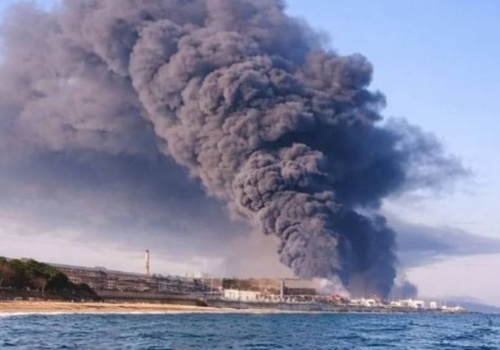 Ogromny pożar w rosyjskiej rafinerii. Władze ostrzegają mieszkańców