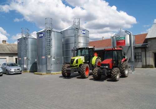 Ciągnik stoi, a kara leci. Brak OC system wykrywa automatycznie