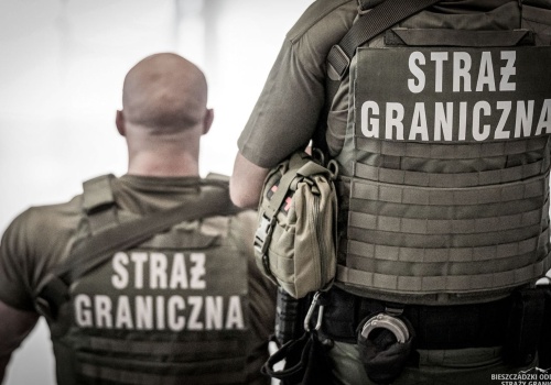 „Bombowy” żart zakończył się mandatem. 38-latek zamiast do Mediolanu, wrócił do domu