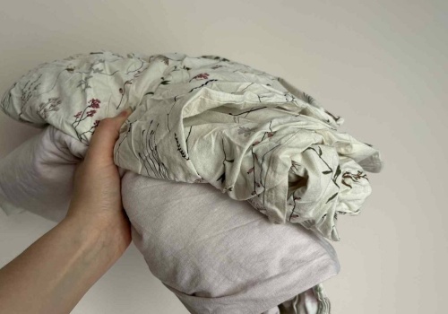Co zrobić ze starą pościelą? Kontener na zmieszane omijaj szerokim łukiem. Tam jej nie wyrzucisz