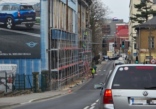Awaria wodociągu i utrudnienia w ruchu drogowym na ul. Józefa Piłsudskiego