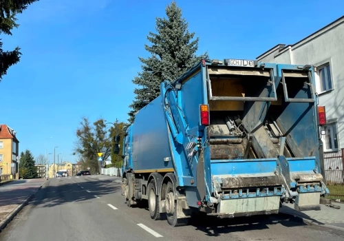 Ile kosztują śmieci w Chojnicach? Radni analizują wydatki i różnice między sektorami