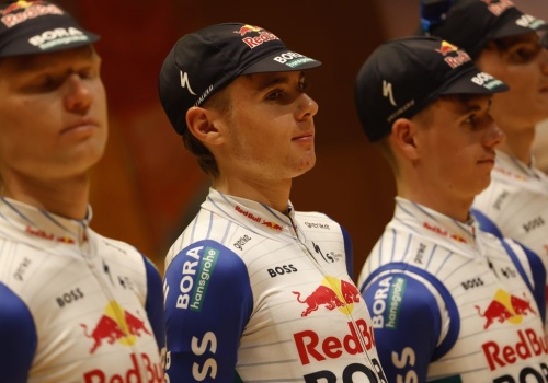 Tour of the Alps 2026: Lorenzo Finn złamał nadgarstek, Victor Langellotti z urazem głowy