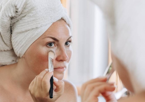 Ten korektor za 7zł kryje jak kamuflaż! Nie wchodzi w fałdki, doskonale ukrywa sińce