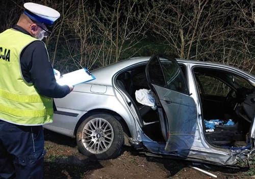 Śmigłowiec LPR zabrał pasażerkę po wypadku BMW. Kierowca z warmińsko-mazurskiego z zarzutami