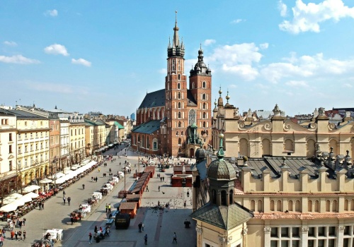 Włosi chcieli lecieć do Krakowa, ale pomylili nazwy. Wylądowali w Rumunii
