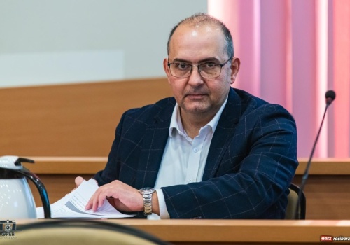 Naczelnik Żychski ostrzega: jeśli się zgłosicie, to potraktujemy was łagodniej aniżeli policja