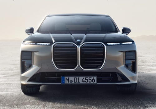 Nowe BMW i7 (2027). Ogniwa z Neue Klasse, ale architektura 400 V, po staremu. Lepiej zaczekać na kolejną generację