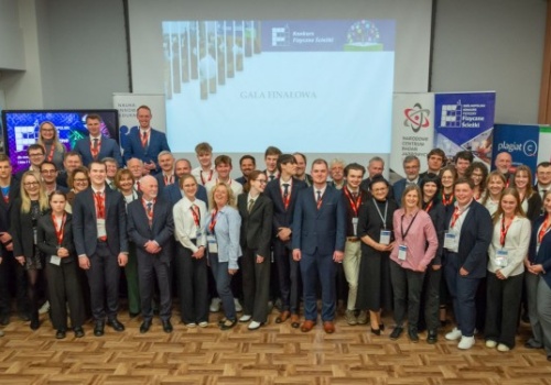 Uczniowie odebrali nagrody w Narodowym Centrum Badań Jądrowych. Finał „Fizycznych ścieżek”