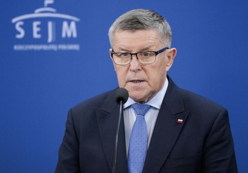 Kuźmiuk bije na alarm! „Tempo zadłużania jest nieprawdopodobne