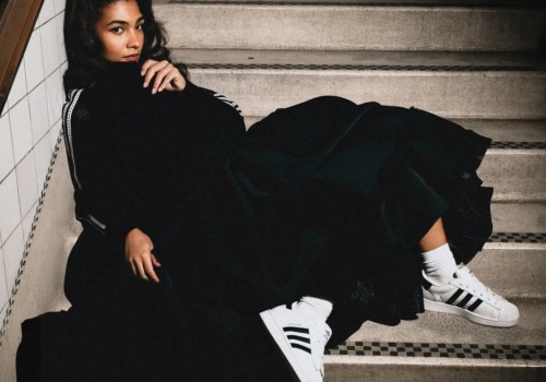 Zaczynała na boisku, dziś wraca na ulice. Ta ikona sneakersów znów jest wszędzie