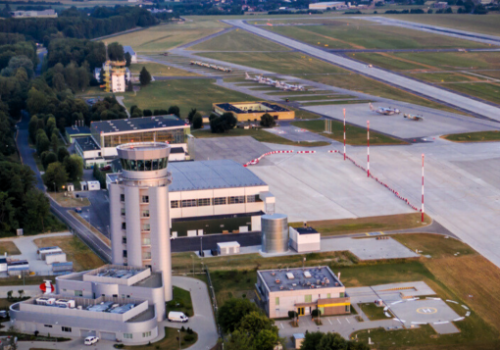 Budowa nowego pasa startowego na lotnisku w Balicach. Są odwołania od decyzji środowiskowej